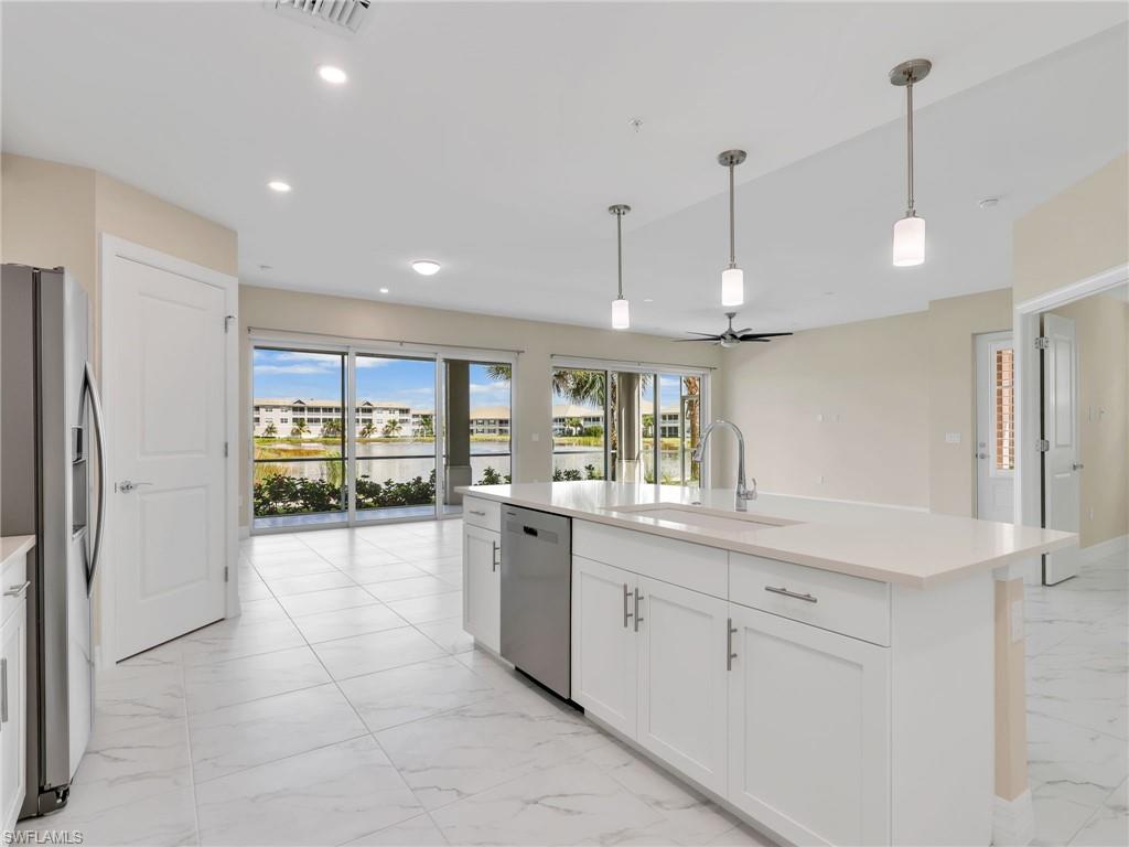 257 Indies Dr E 102