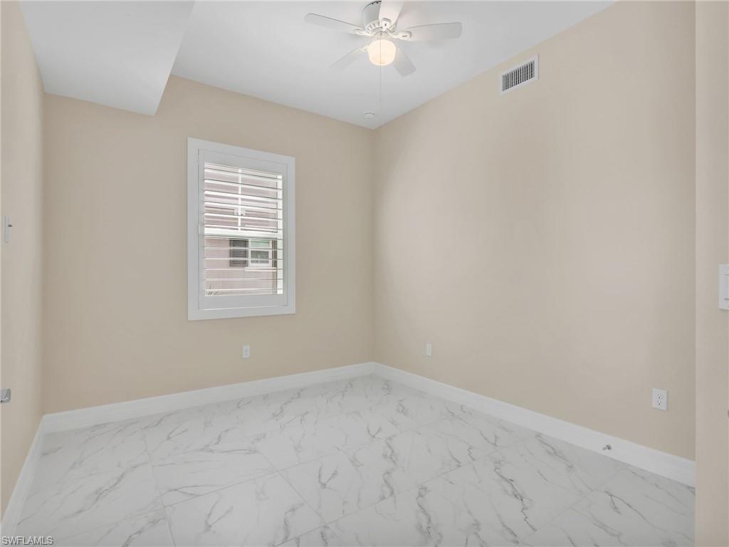 257 Indies Dr E 102 photo 18