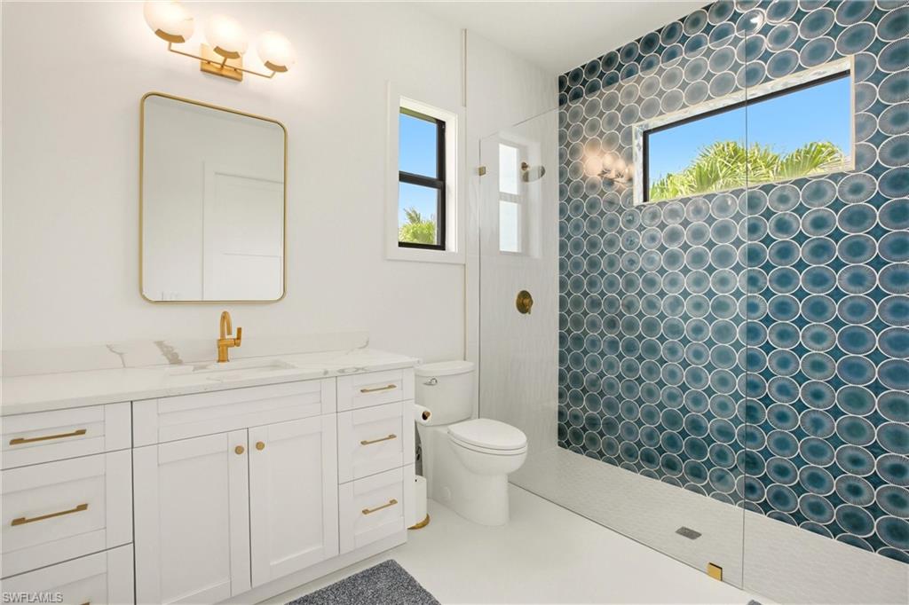 211 Landmark ST photo 36