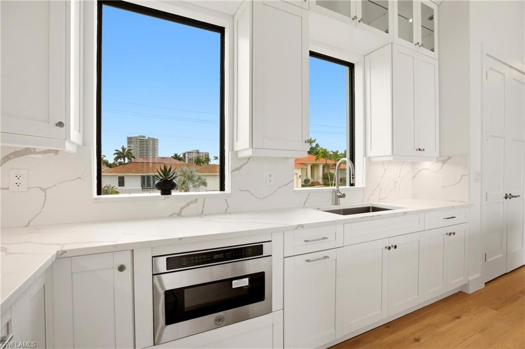 211 Landmark ST photo 14