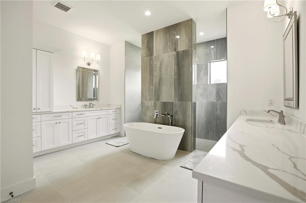 211 Landmark ST photo 25