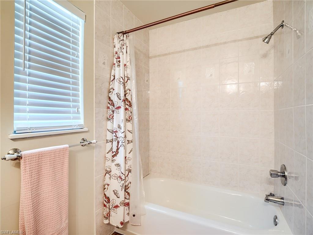 Guest Tiled Shower/ Bath!