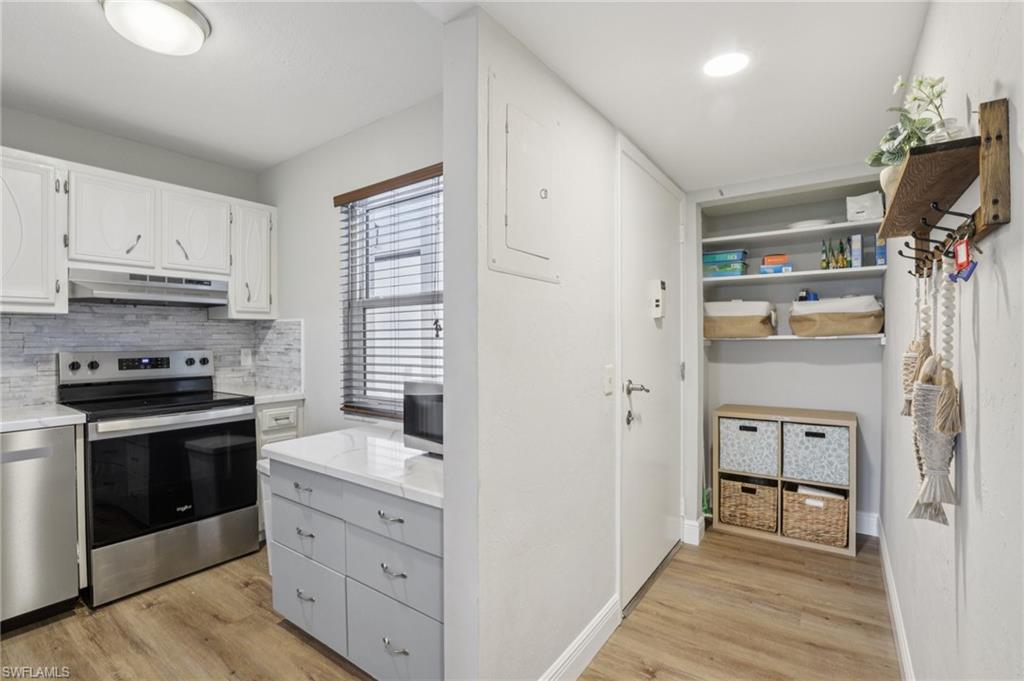 Kitchen featuring appliances SS