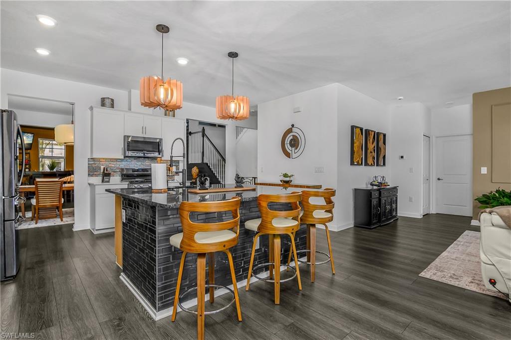 20195 Hartford BLVD photo 13