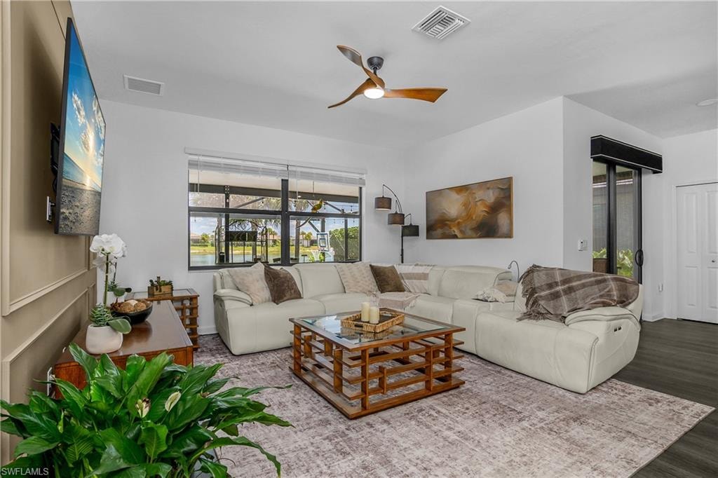 20195 Hartford BLVD photo 16