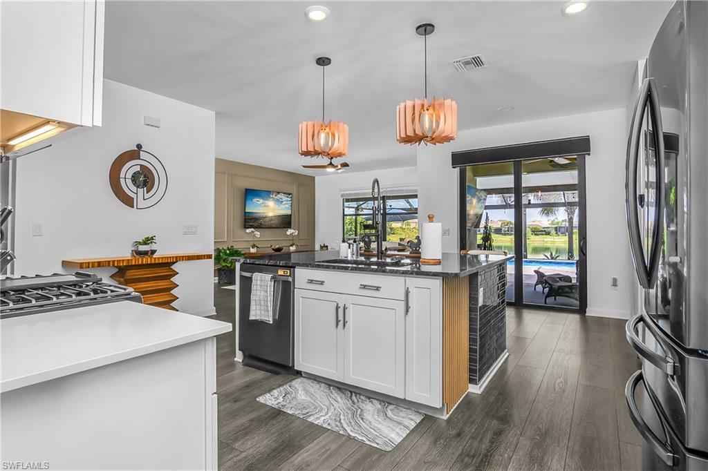 20195 Hartford BLVD photo 12