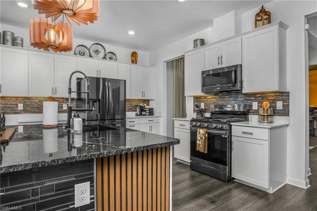 20195 Hartford BLVD photo 10