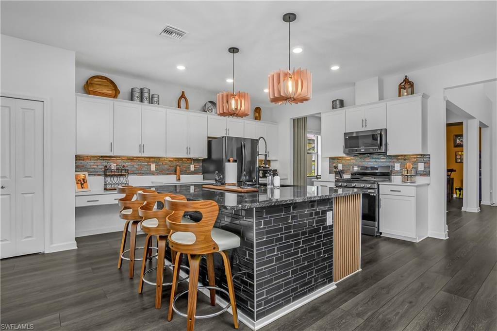 20195 Hartford BLVD photo 14