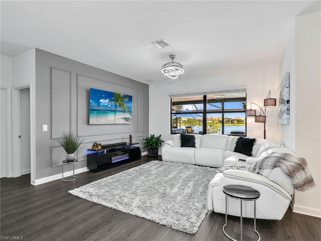 20195 Hartford BLVD