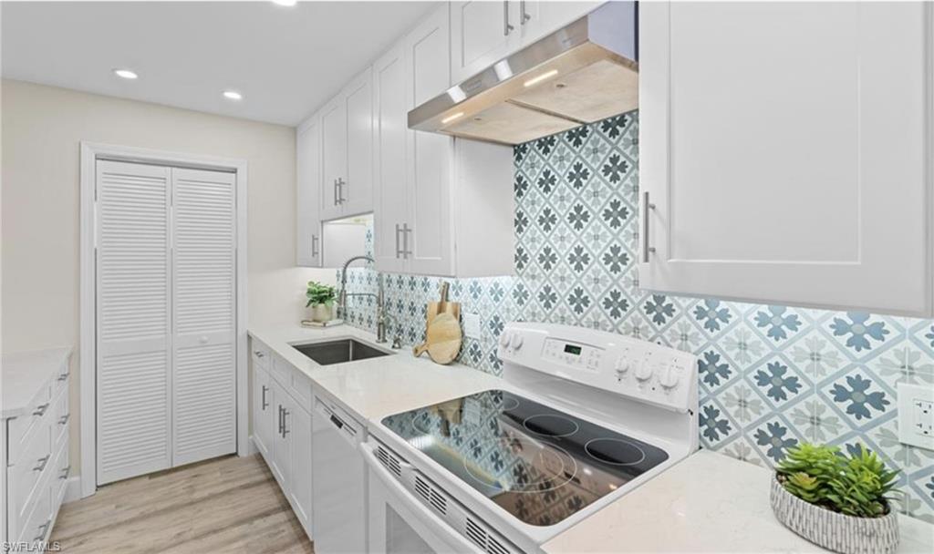 788 Park Shore DR F17