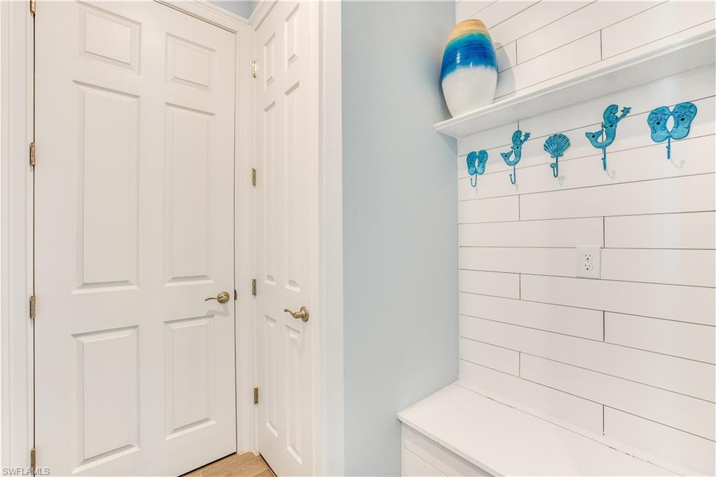 Sitting area/Mudroom