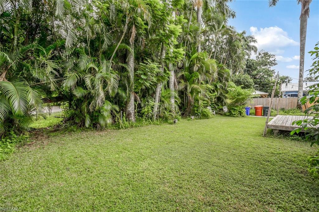 1429 Sandra DR photo 22