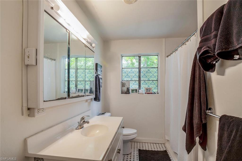 1429 Sandra DR photo 15