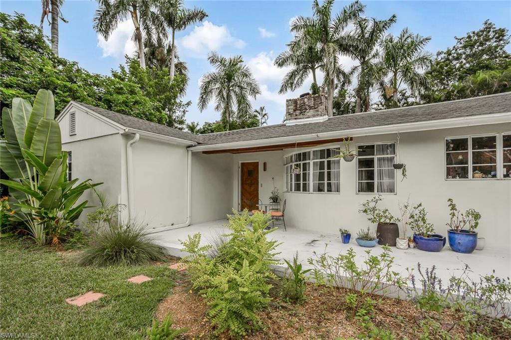 1429 Sandra DR