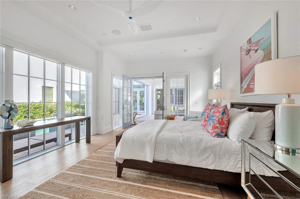Queen Bed