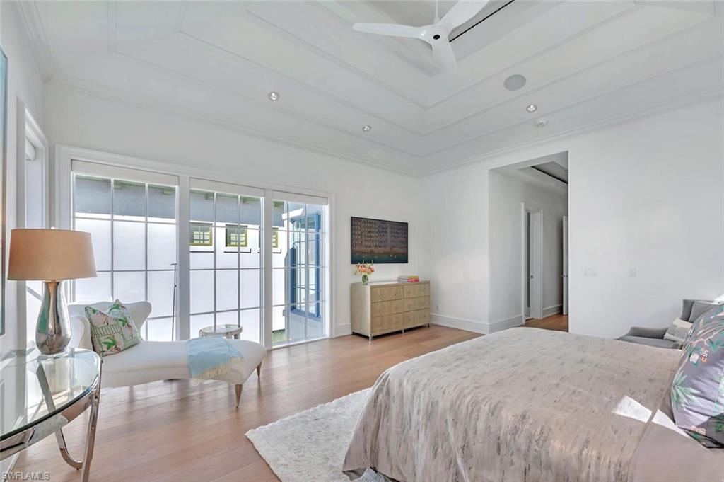 Primary Bedroom/King Bed