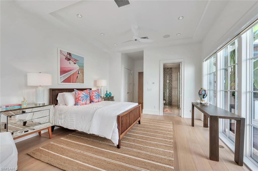 Queen Bed