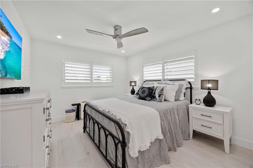 2100 Gulf Shore BLVD N 101 photo 18