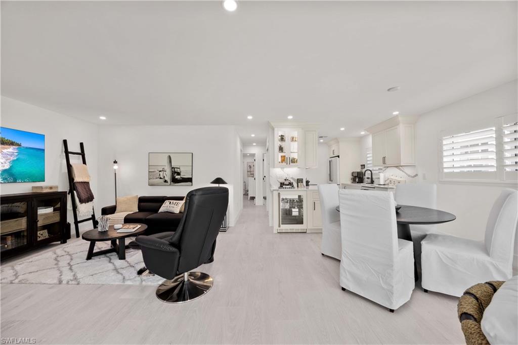 2100 Gulf Shore BLVD N 101 photo 11