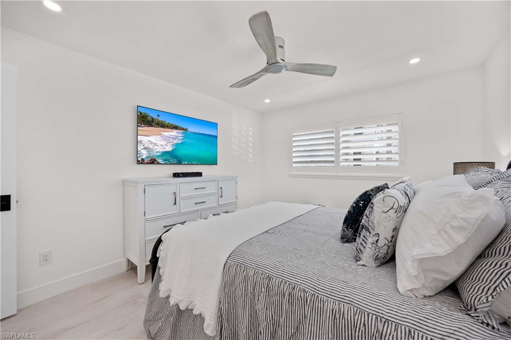 2100 Gulf Shore BLVD N 101 photo 19