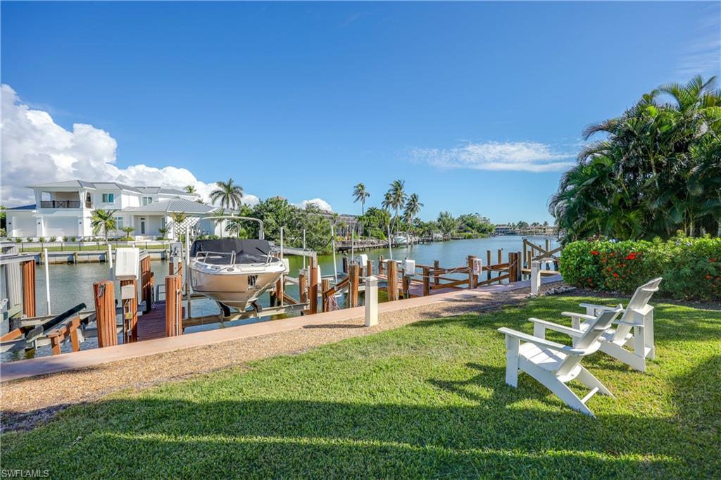 2100 Gulf Shore BLVD N 101 photo 31