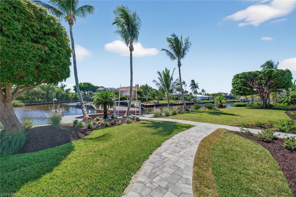 924 Kings Crown DR photo 47