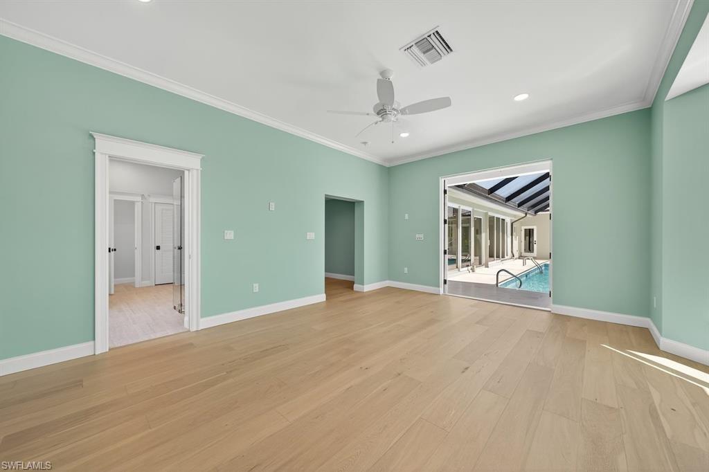 924 Kings Crown DR photo 24