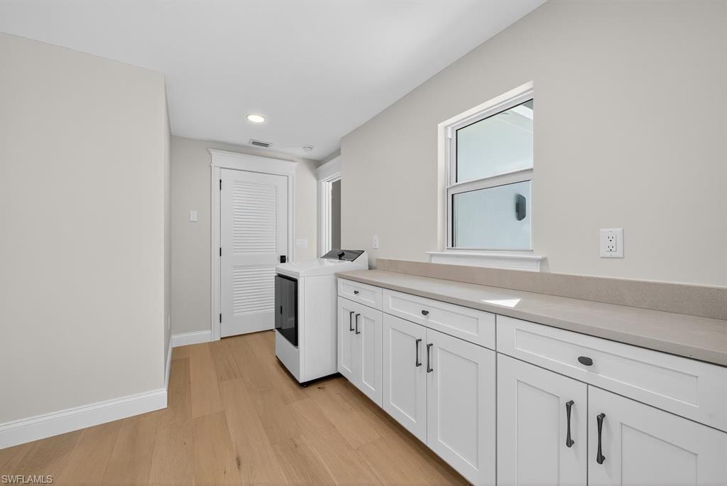 924 Kings Crown DR photo 33