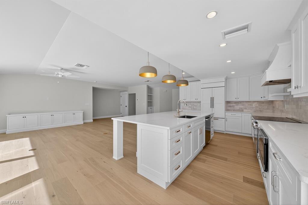 924 Kings Crown DR photo 14