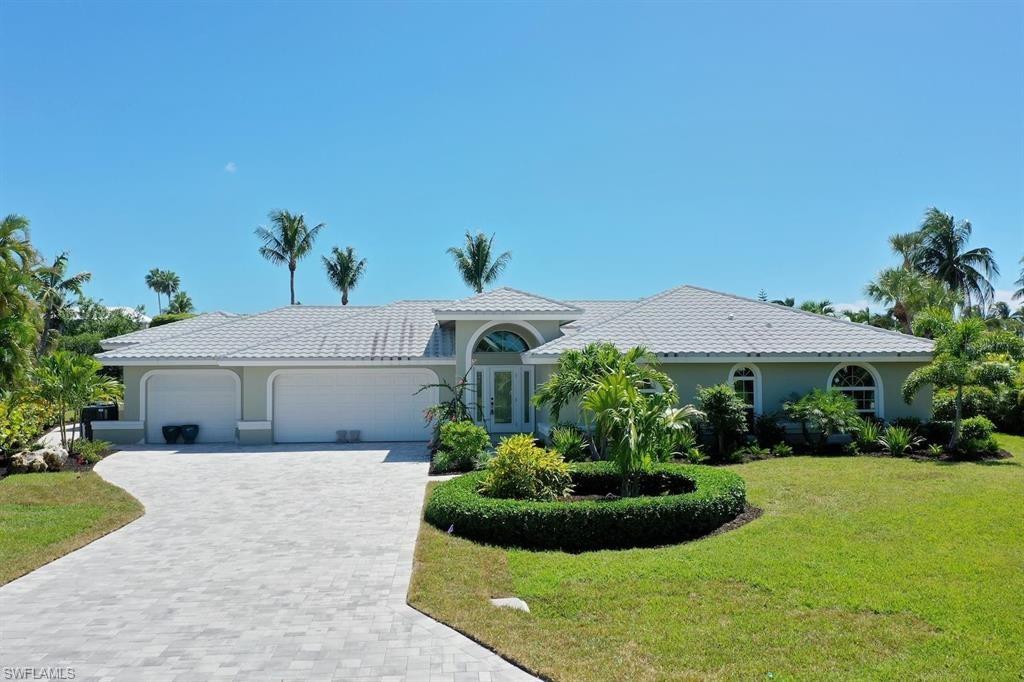 924 Kings Crown DR photo 45
