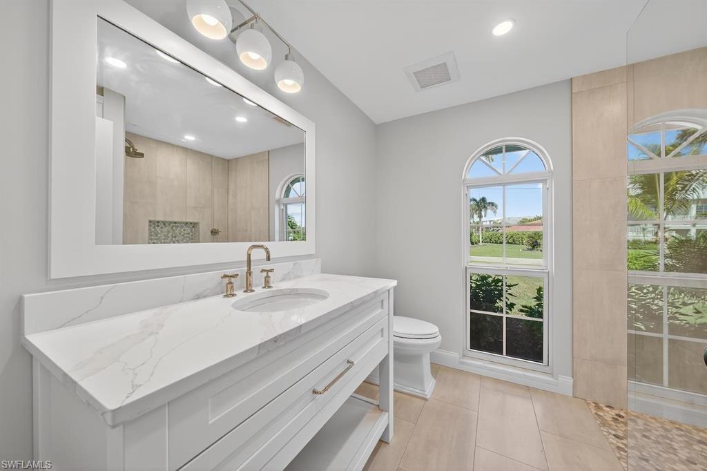 924 Kings Crown DR photo 31