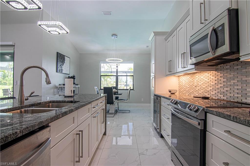 1833 SW 11th TER photo 9
