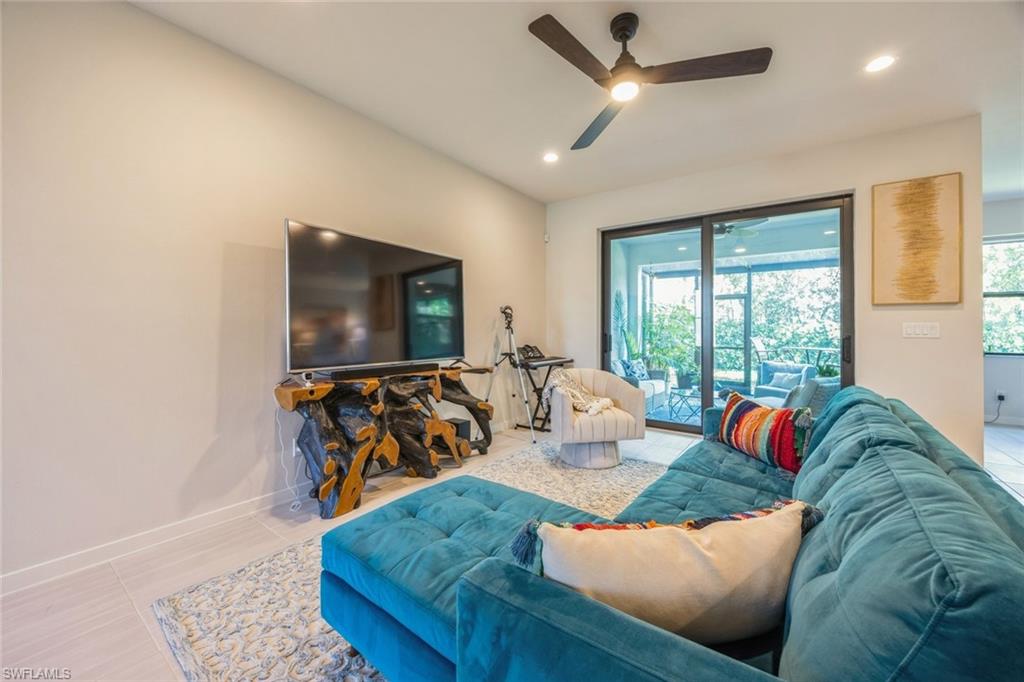 13057 Pembroke DR photo 7