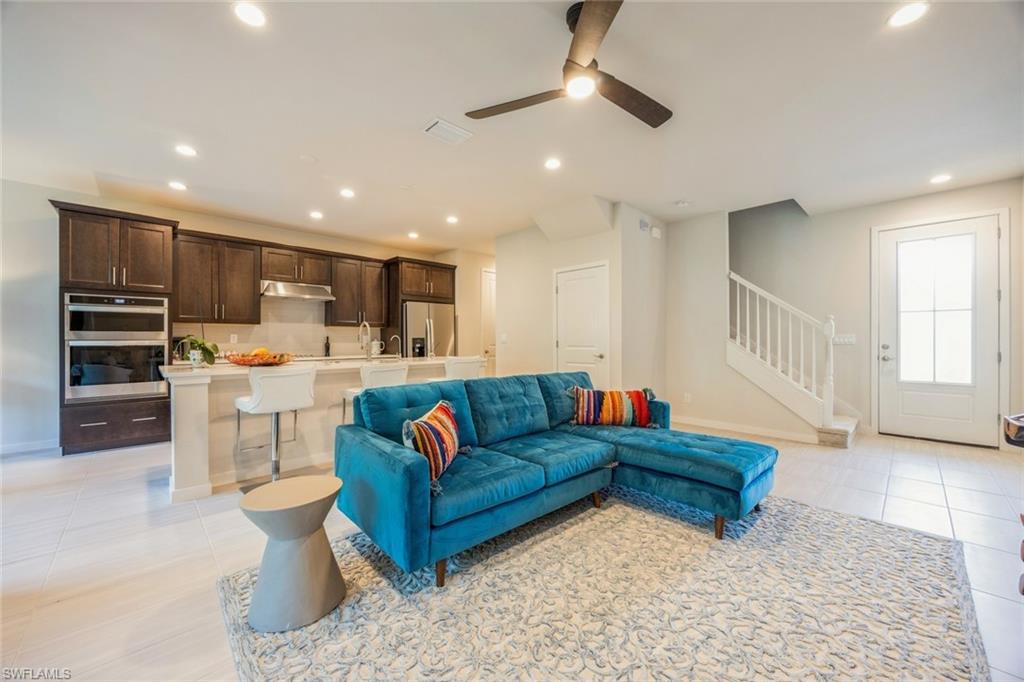 13057 Pembroke DR photo 9