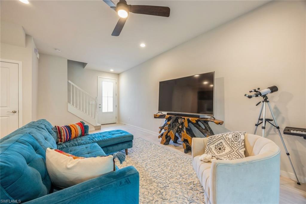 13057 Pembroke DR photo 8