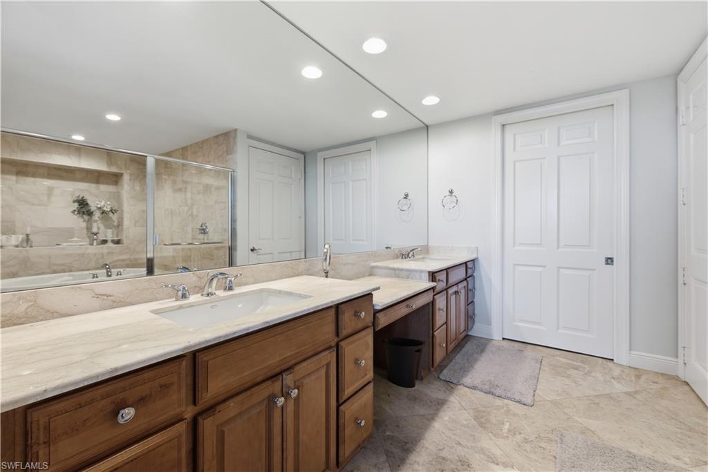 275 Indies WAY 403 photo 32