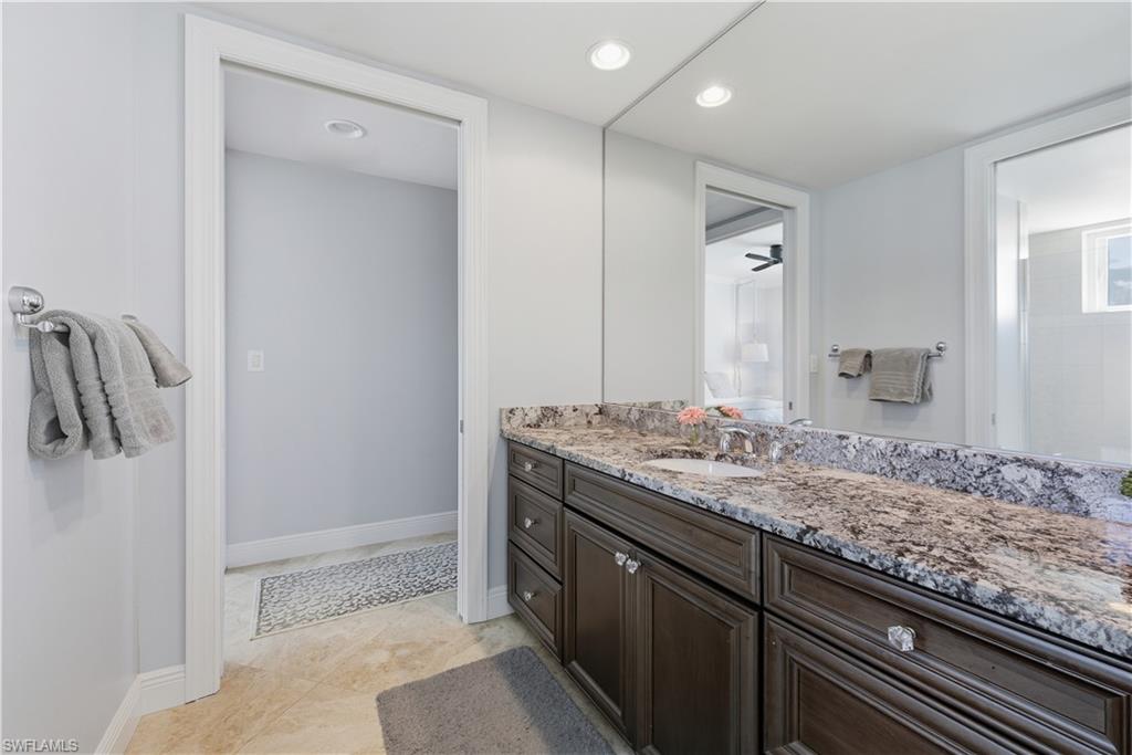 275 Indies WAY 403 photo 9