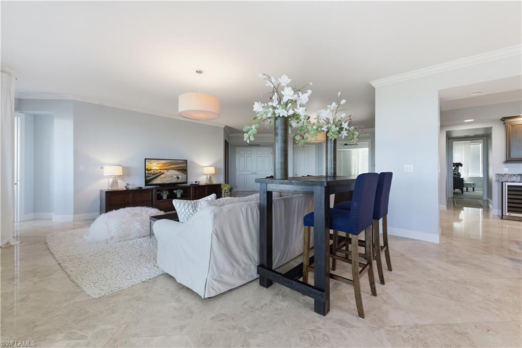 275 Indies WAY 403 photo 24