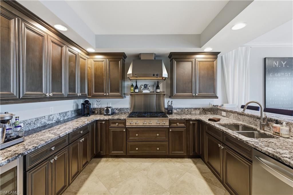 275 Indies WAY 403 photo 18