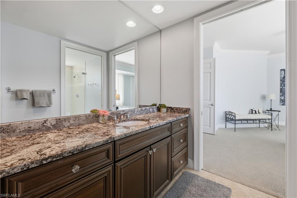 275 Indies WAY 403 photo 11