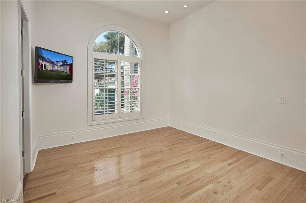 1609 Chinaberry WAY photo 22