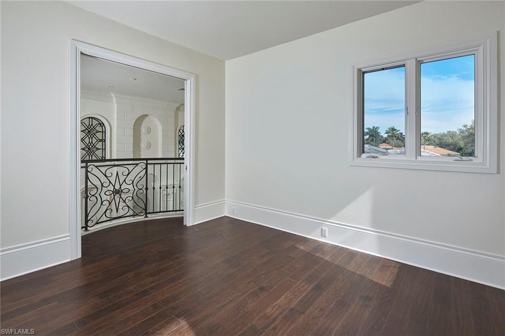 1609 Chinaberry WAY photo 18