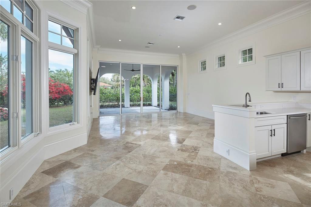 1609 Chinaberry WAY photo 8