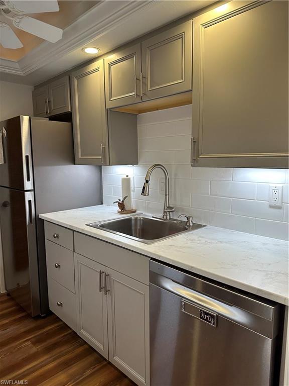 1300 Gulf Shore BLVD N 304 photo 9