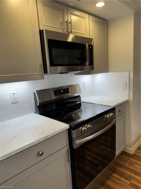 1300 Gulf Shore BLVD N 304 photo 10