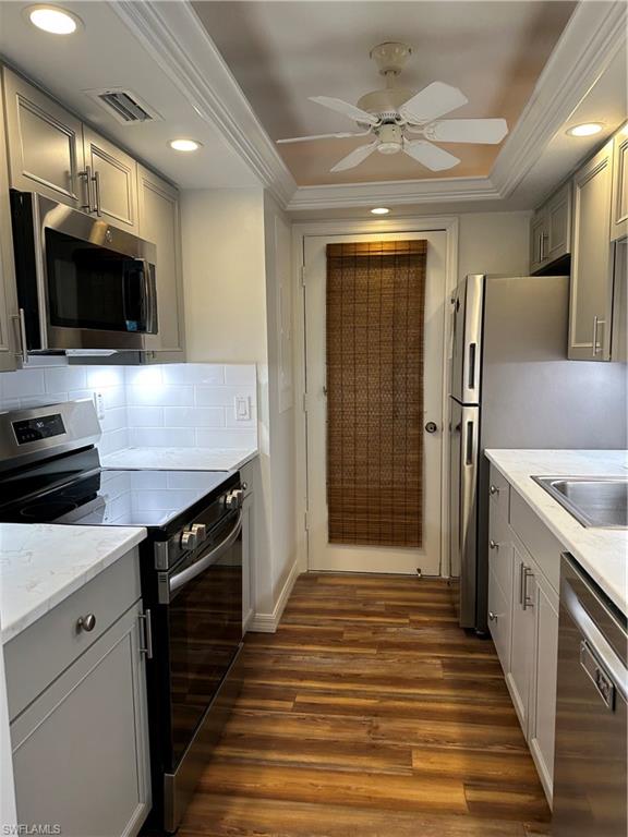 1300 Gulf Shore BLVD N 304 photo 8