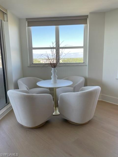 LIVING ROOM AREA