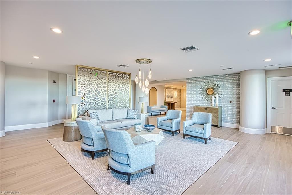 Main_lobby_for_welcoming_guests