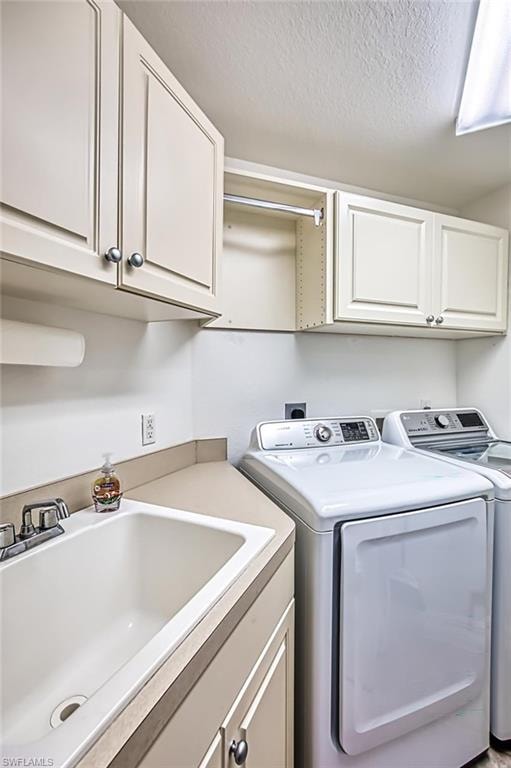 Laundry_has_sink_and_cabinetry