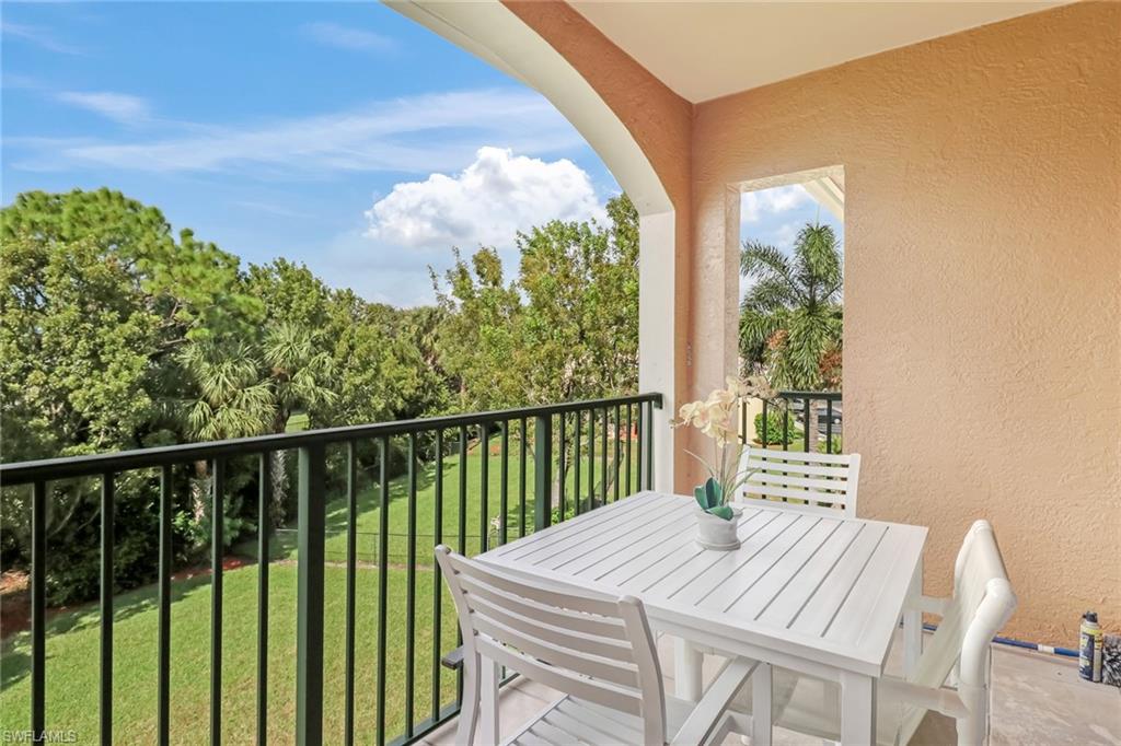 Balcony with outdoor dining space